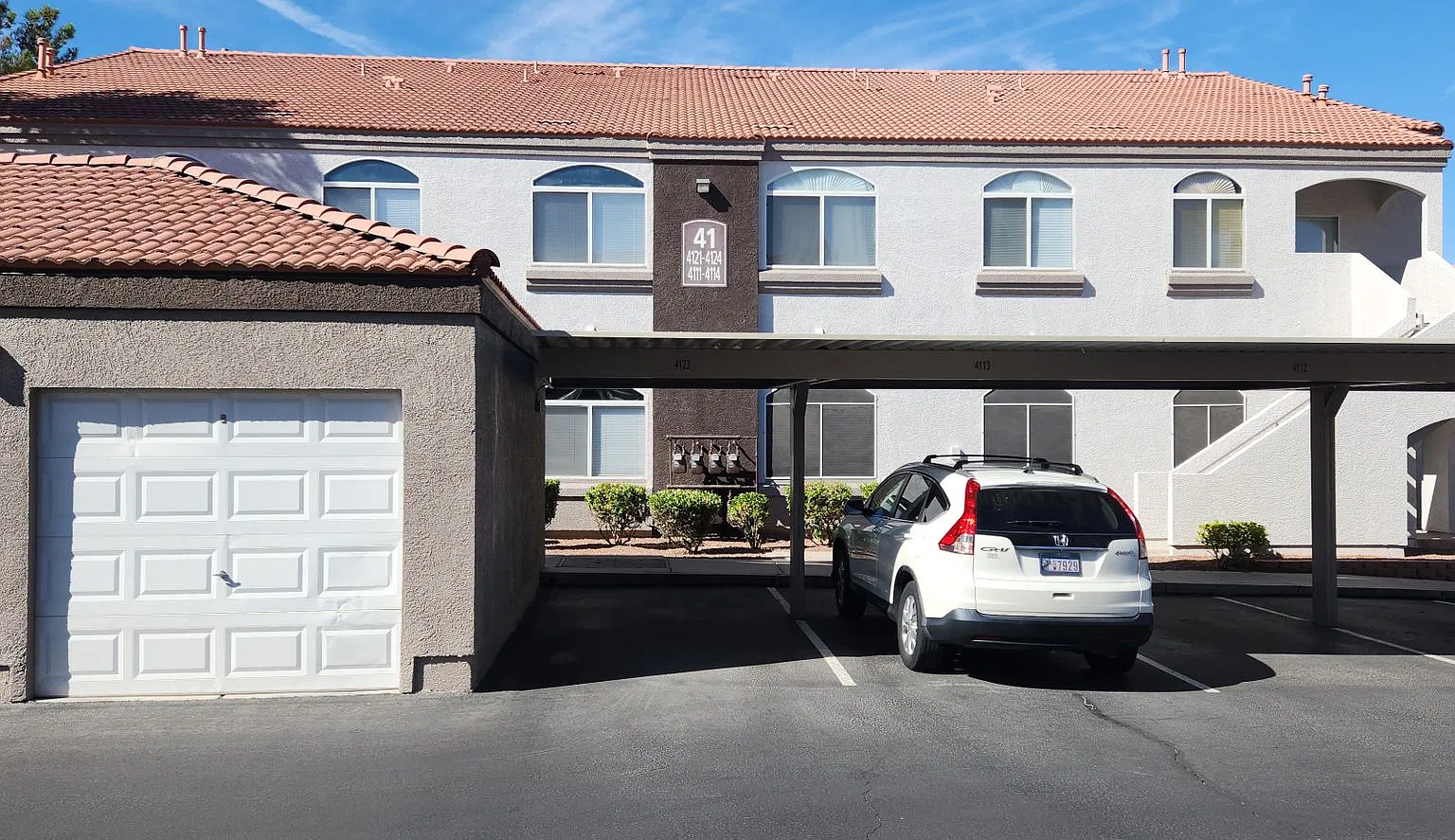 Fully remodeled ground floor 2BR unit in gated Mission Ridge - with garage! — Photo 2
