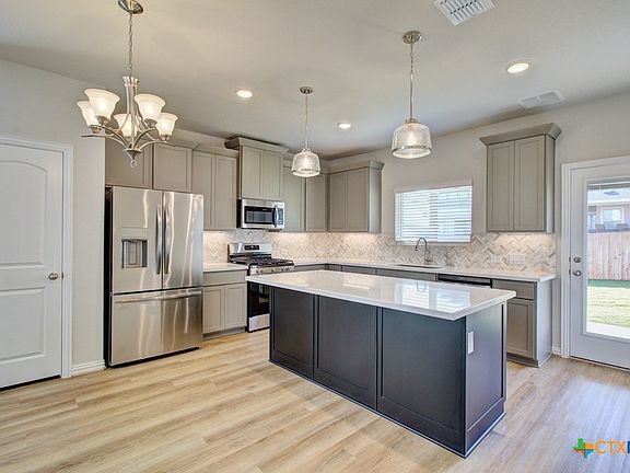 5th image of 2029 Flametree Ave