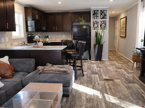 4th image of 59 Cottonwood Drive