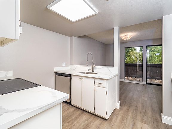 5th image of 985 Fulton Ave APT 470