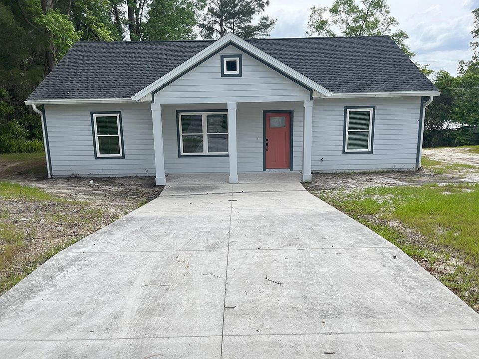 1st image of 1168 SE Magnolia Loop