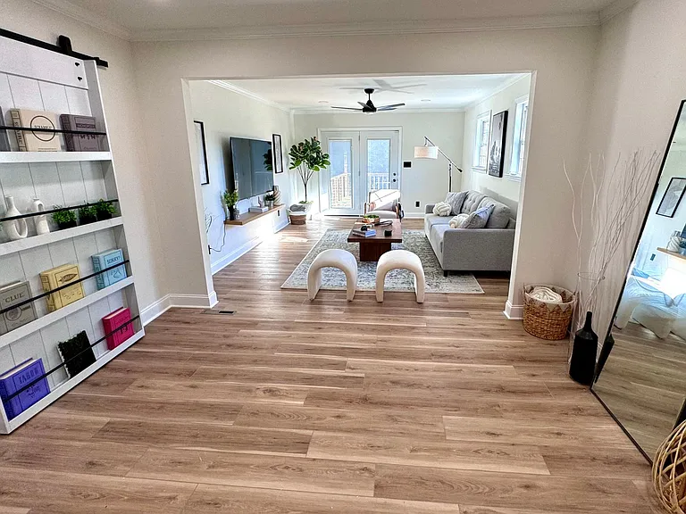 501 Hollis Rd — Photo 2