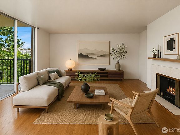 3rd image of 4540 8th Avenue NE #405