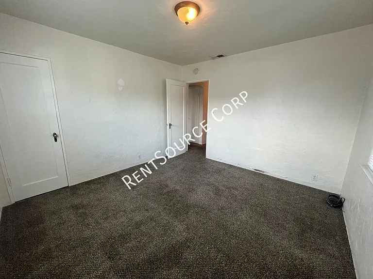 100 E Fredricks St #V — Photo 15