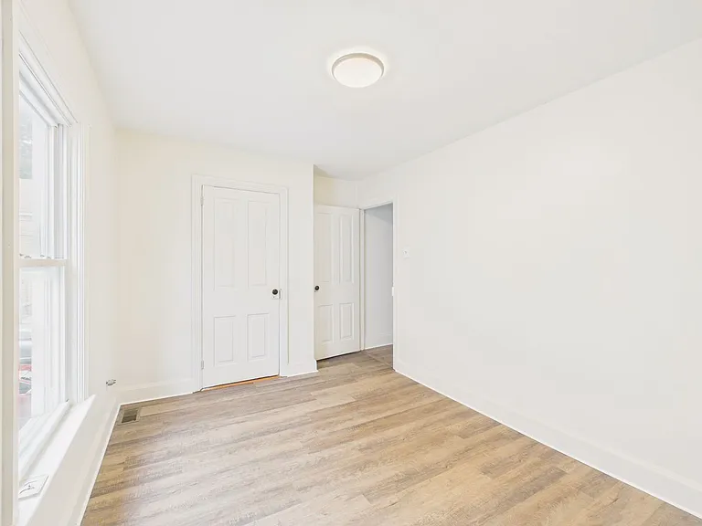 348 S 2nd St — Photo 10