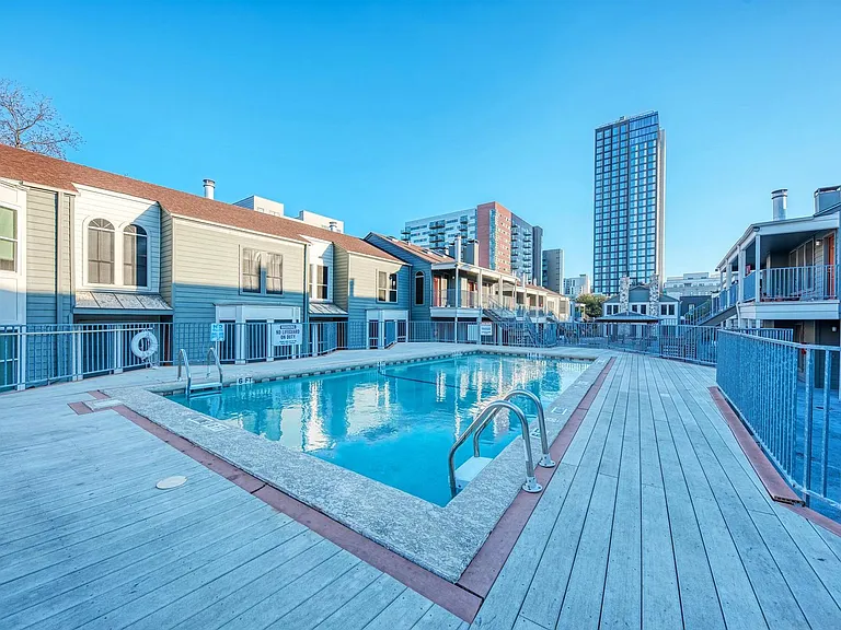 2529 Rio Grande #61 — Photo 4