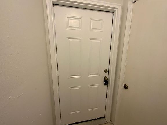 3rd image of 211 Snead Dr #2