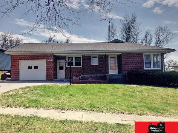 745 E Decatur St, West Point, NE 68788