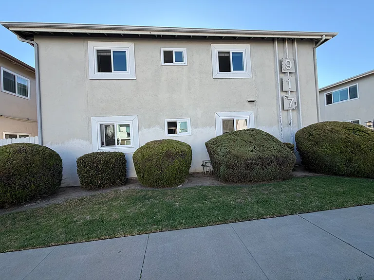 917 Georgia St — Photo 13
