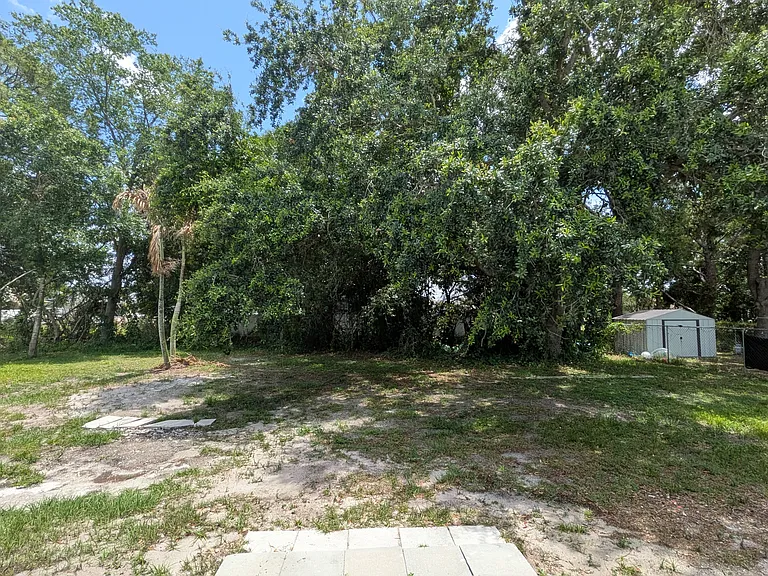 382 SW Voltair Ter — Photo 12