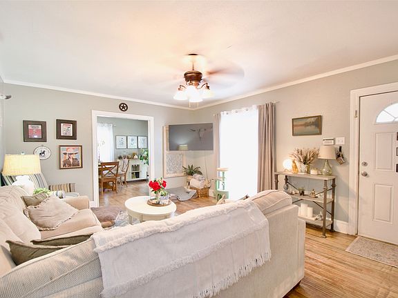 4th image of 2708 Proctor Ave