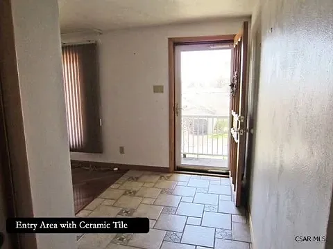 108 Dell St — Photo 2