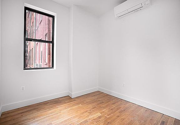 5th image of 10 W 122nd St #3F