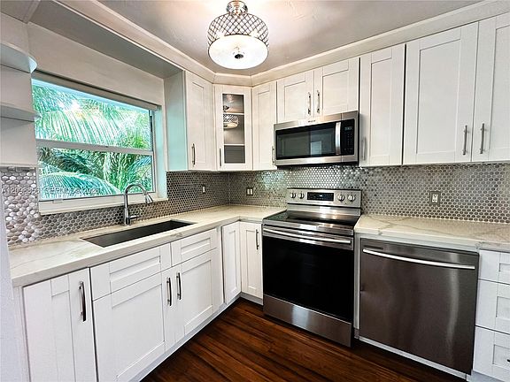 2nd image of 61 Collins Ave APT 404
