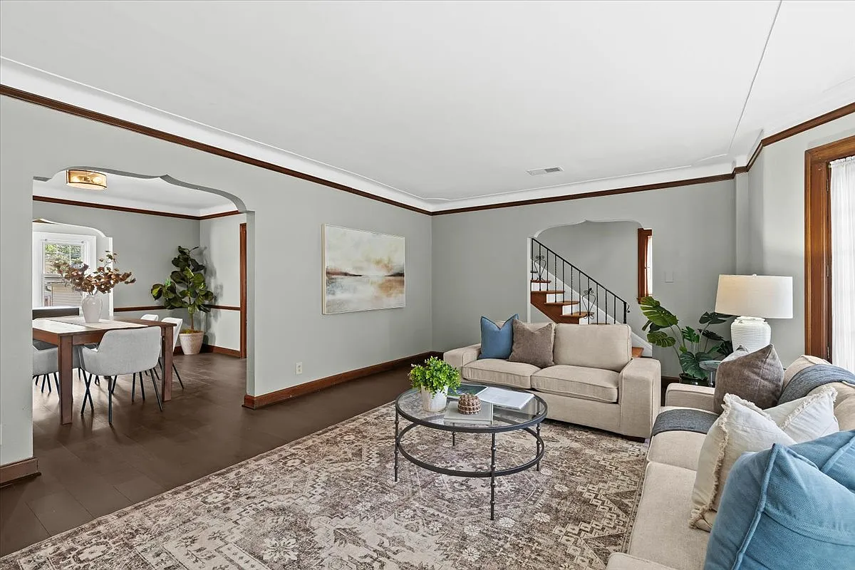 3 bed, 2.5 bath, 2040 sqft, $3,800 — Photo 4