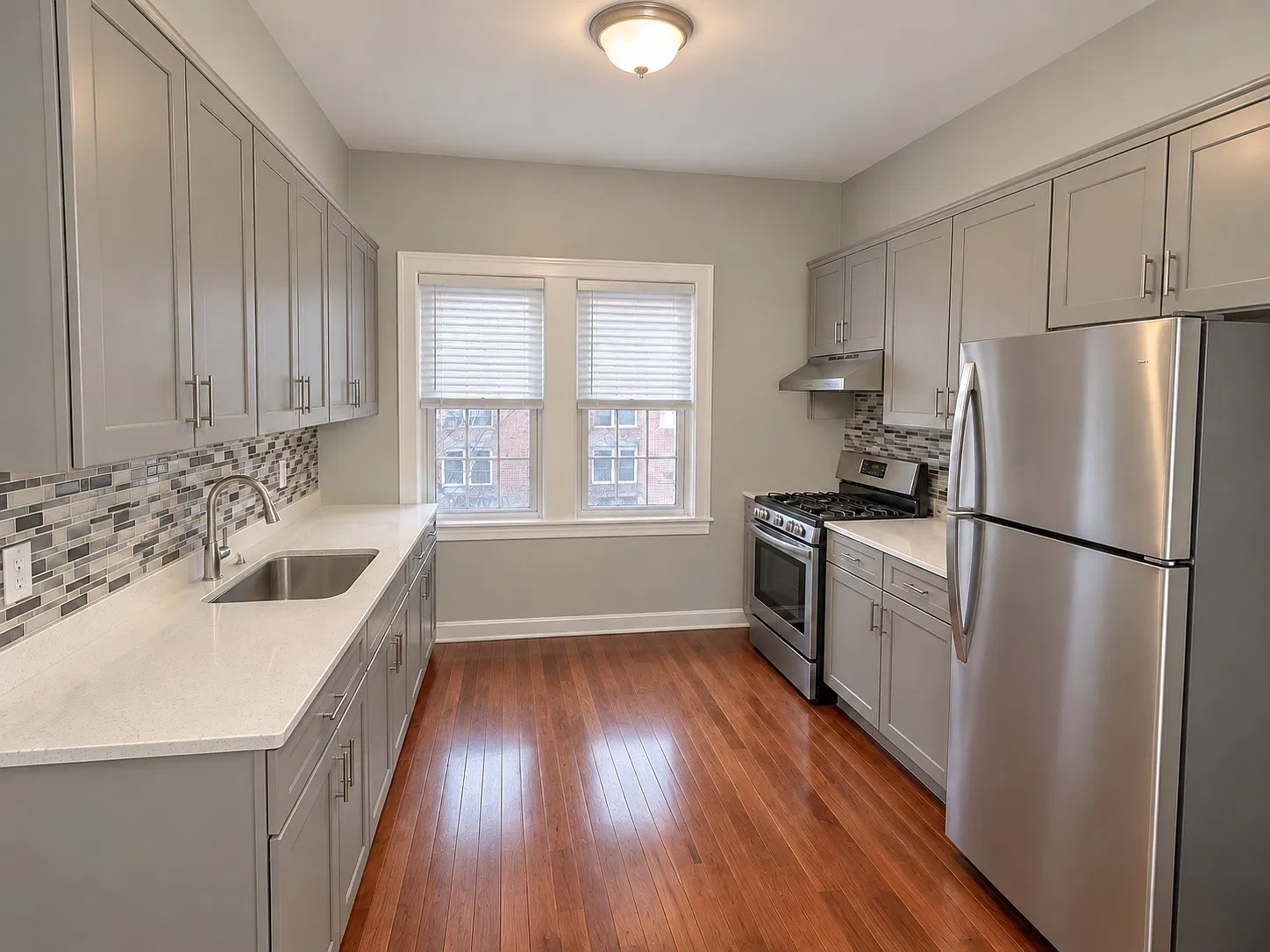 5 bed, 1.5 bath, 1600 sqft, $4,700 — Photo 3
