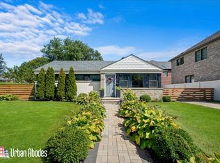 7136 Beckwith Rd #1, Morton Grove, IL 60053