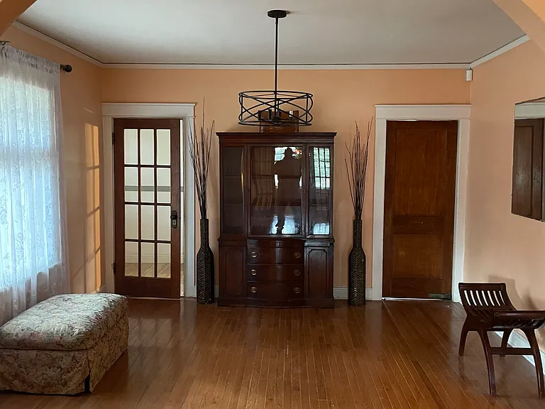 2801 Clermont St — Photo 4
