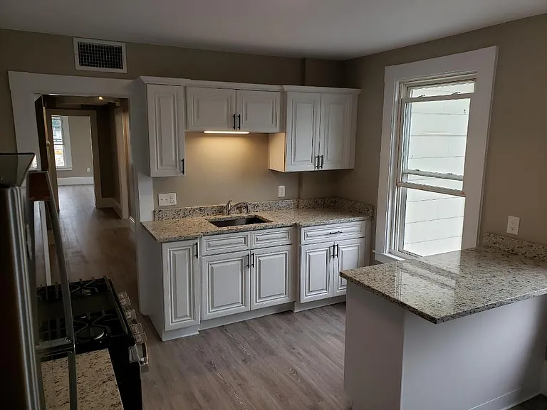 821 Islington St #2 — Photo 8