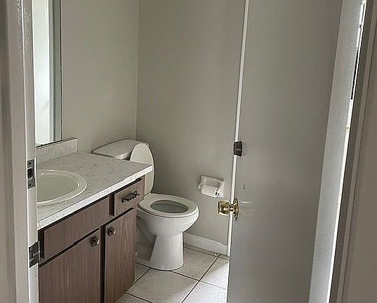 3rd image of 221 Arlington Way