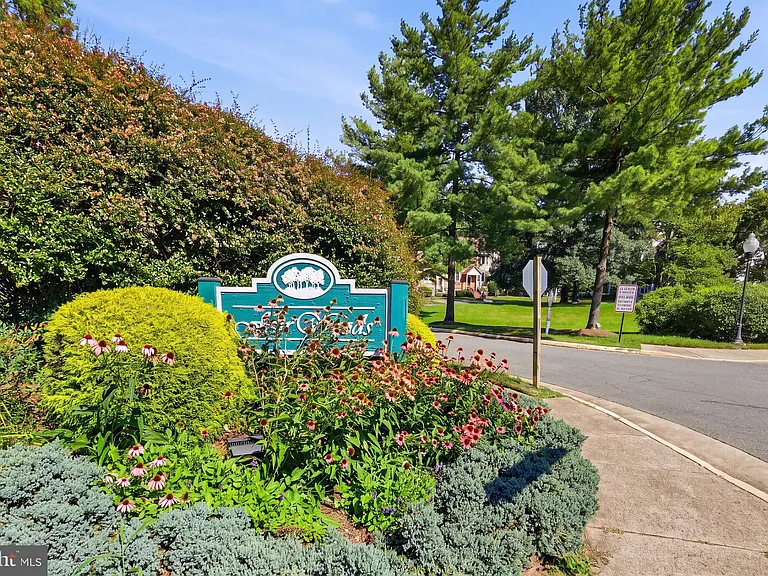 3946 Rosebay Ct — Photo 38