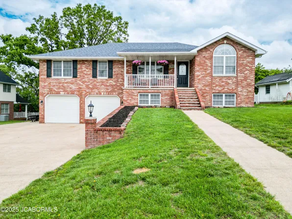912 Topaz Ct, Jefferson City, MO 65109