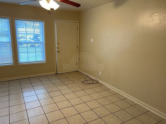 4th image of 1818 Poage Ave