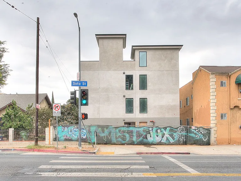610 N Soto St — Photo 1