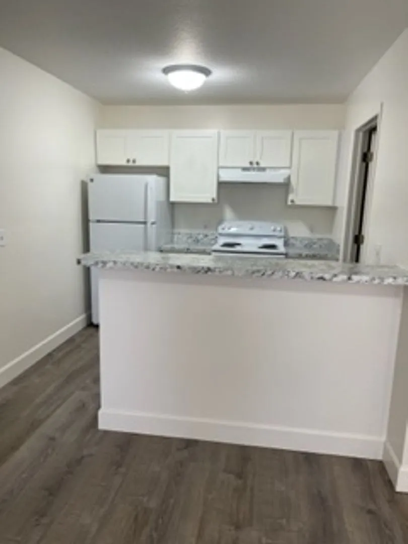 Woodfield Apartments — Photo 2