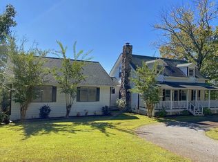 945 Logans Ridge Rd, Cleveland, GA 30528