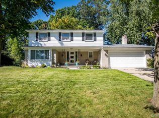 2180 Avoncrest Dr, Rochester Hills, MI 48309