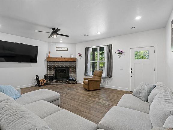 4th image of 16315 SE 59th St