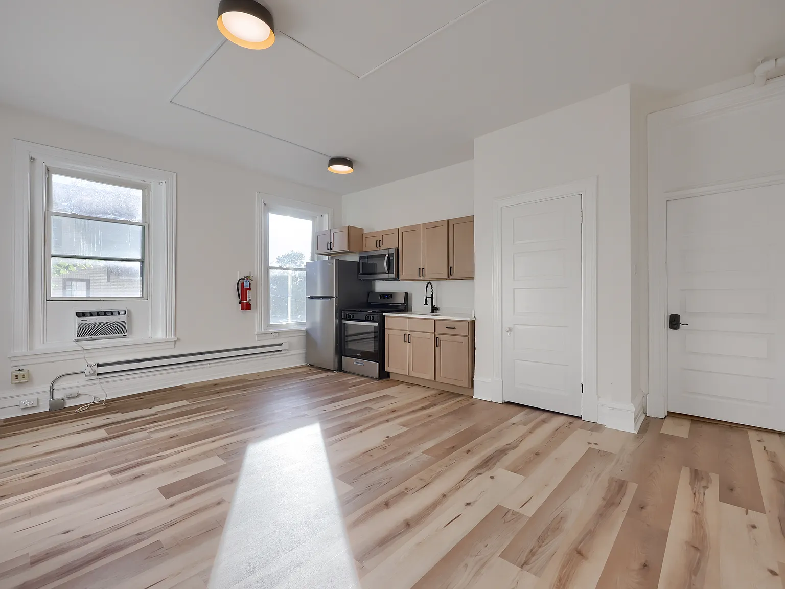 1 bed, 810 sqft, $1,415 — Photo 1