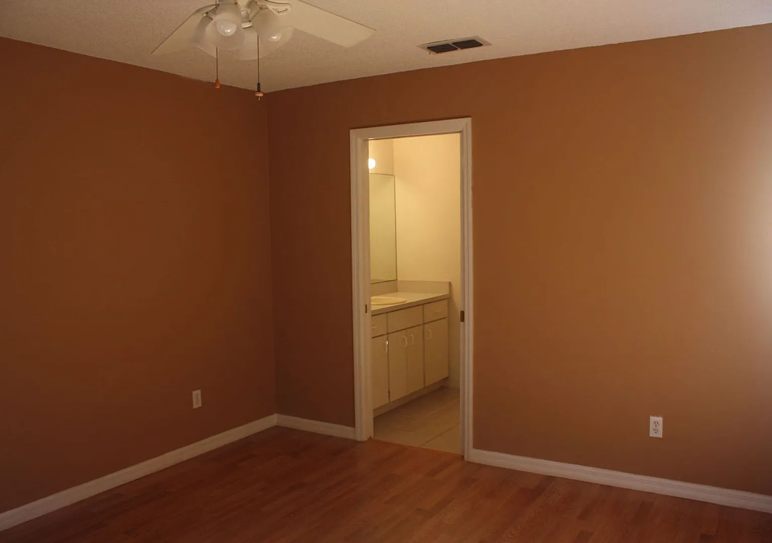Unique 2/2/2 with Air-Conditioned Florida Room! — Photo 4
