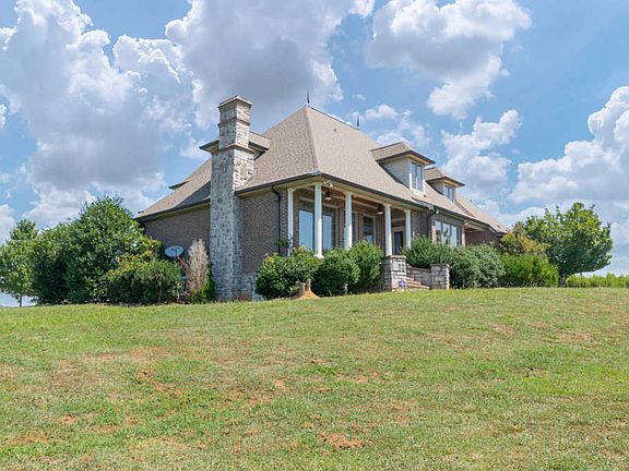 5th image of 304 Blueberry Dr