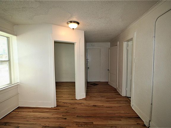 4th image of 1115 N Logan St APT 101