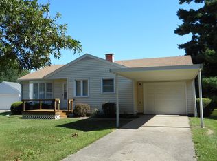225 W Harris Ave, Bushnell, IL 61422