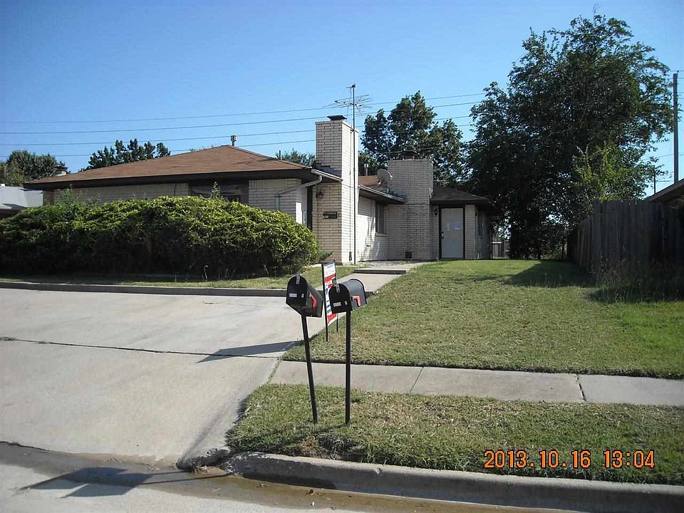 1st image of 4710 NW Motif Manor Blvd APT A