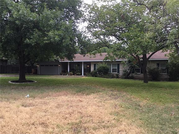 3rd image of 4805 Valley Oak Dr