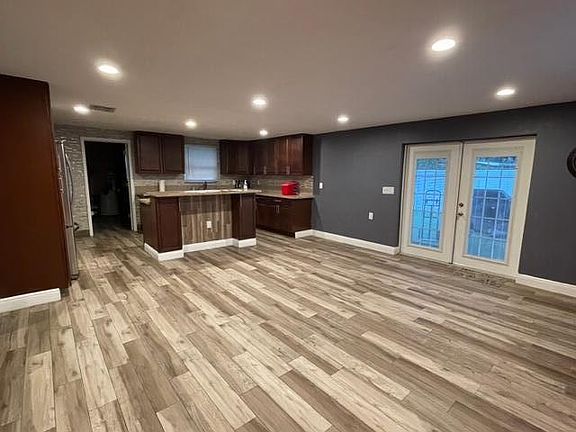3rd image of 549 Cortez Lane