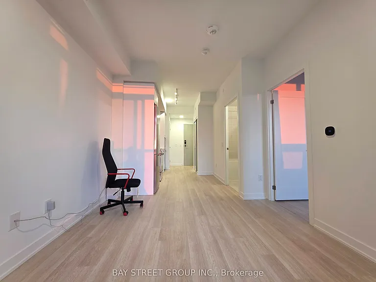 5105 Hurontario St #2009 — Photo 6