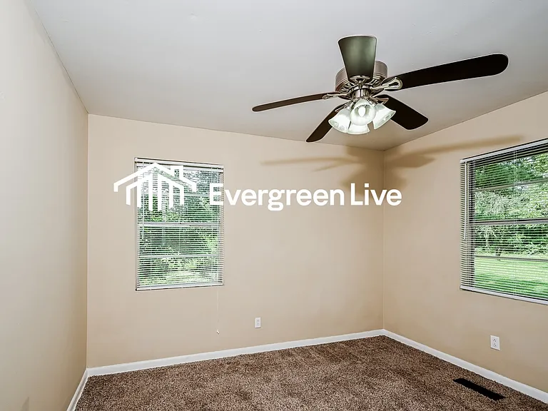 140 Dill Dr — Photo 5