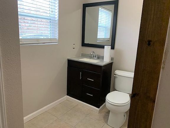4th image of 6028 Lakewood Dr