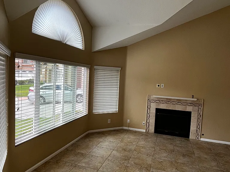 29581 Crown Crk — Photo 11