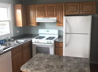 2 Pavilion Ct, Cranston, RI 02920