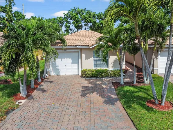 3387 Commodore Ct, West Palm Beach, FL 33411