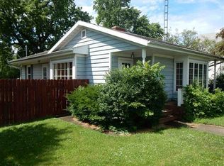 203 S Gillett St, Elkhart, IL 62634