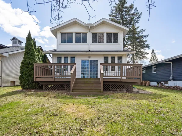 3000 Barnes Ave, Waterford, MI 48328