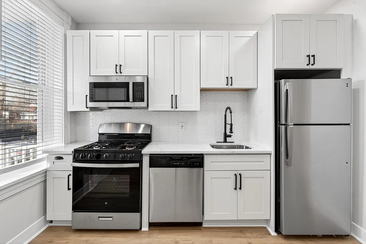 Building Photo - 2219 Benton Ter #U