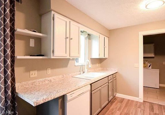 5th image of 4976 Jody Lynn Dr